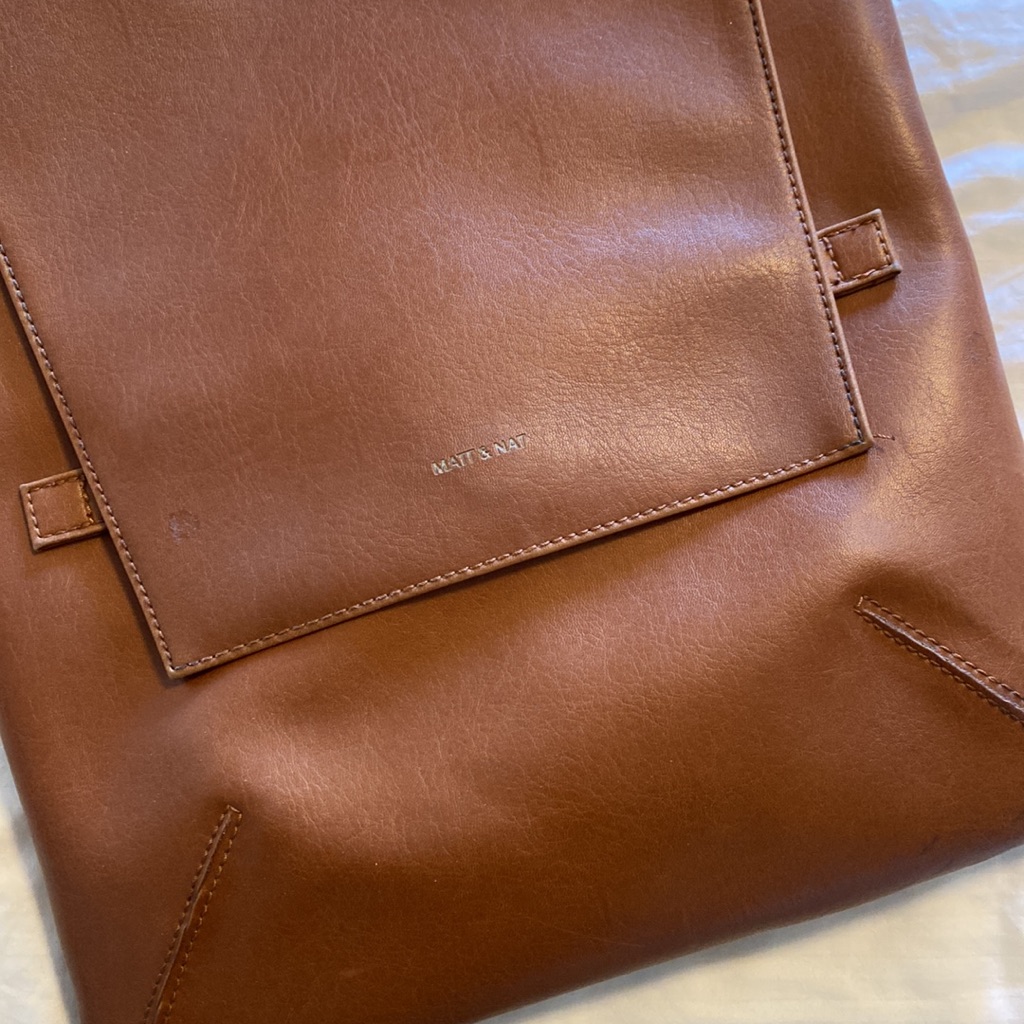 Matt & Nat Womens Riley Convertible Messenger Crossbody Bag. Vegan Leather.